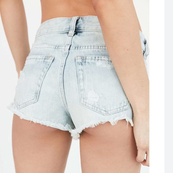 BDG Urban Outfitters Dolphin Low Rise Micro Denim Shorts Sz.‎ 28 - Picture 2 of 12